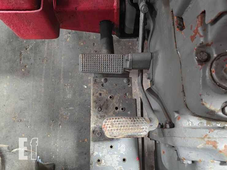 massey-ferguson-245-image-16