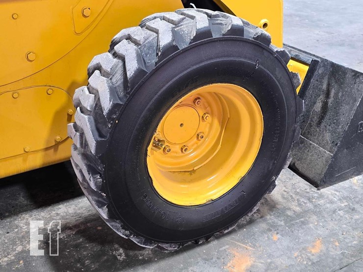 2005-caterpillar-236b-image-19