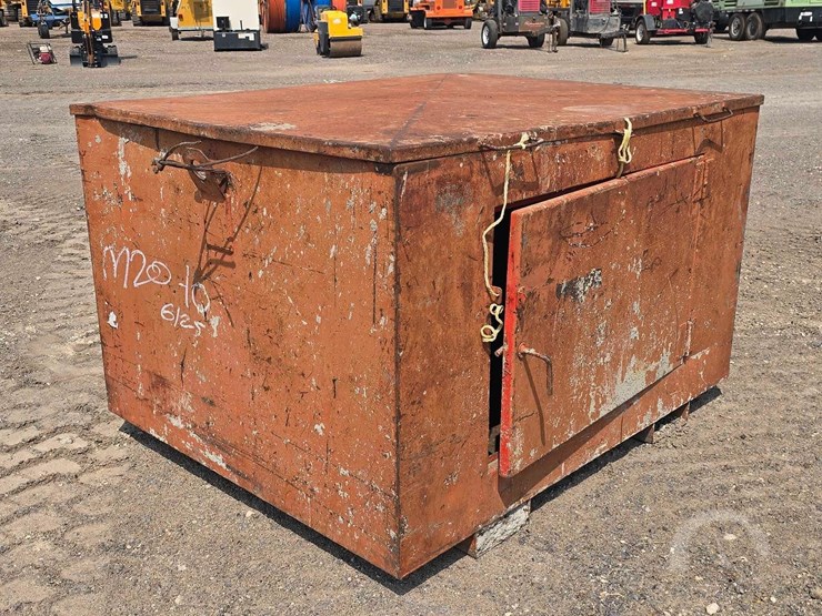 jobsite-steel-storage-box-image-4
