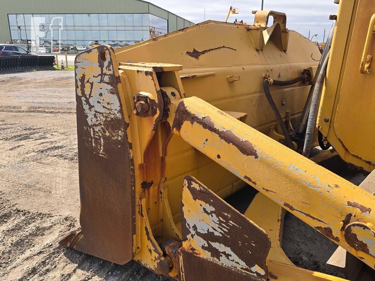 2017-caterpillar-d7e-image-12