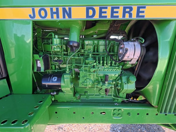 #1043-•-john-deere-4440-tractor-image-69