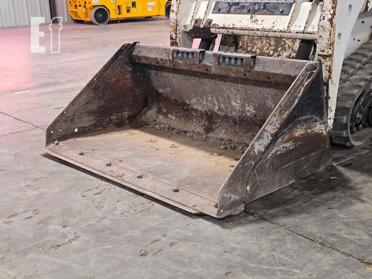 2013-bobcat-t110-image-9