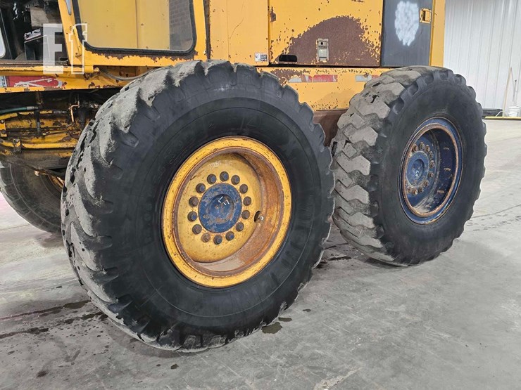 1979-deere-772a-image-24