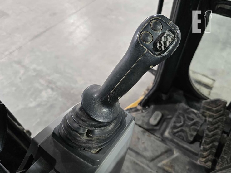 2019-caterpillar-315f-lcr-image-12