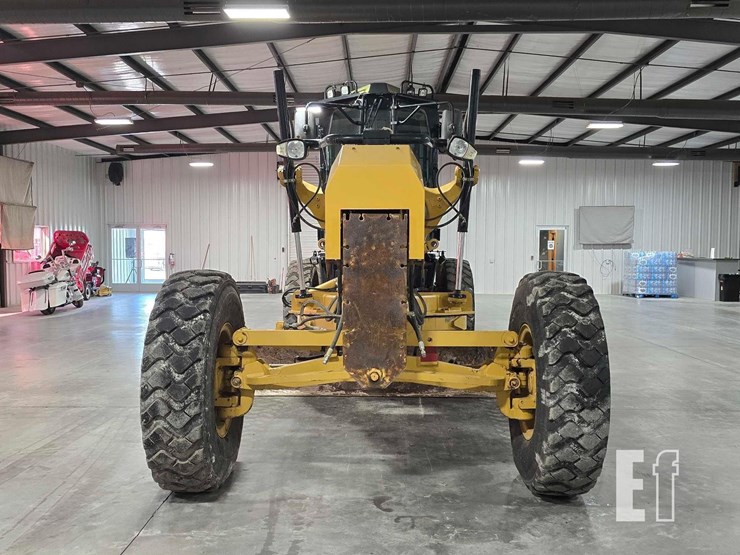2013-caterpillar-12m2-image-7