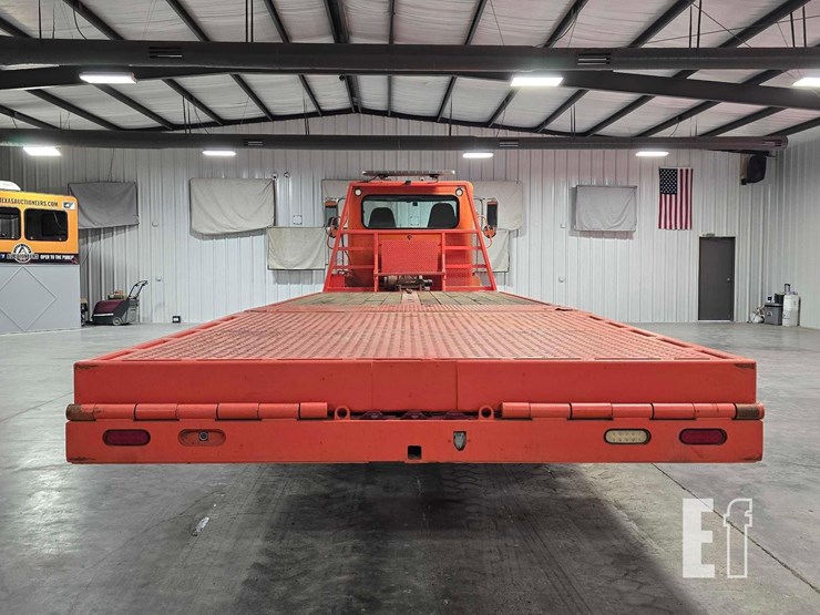 2018-peterbilt-337-image-8