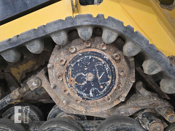 2015-caterpillar-257d-image-25