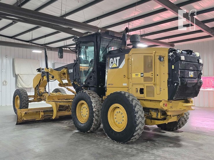 2013-caterpillar-12m2-image-4