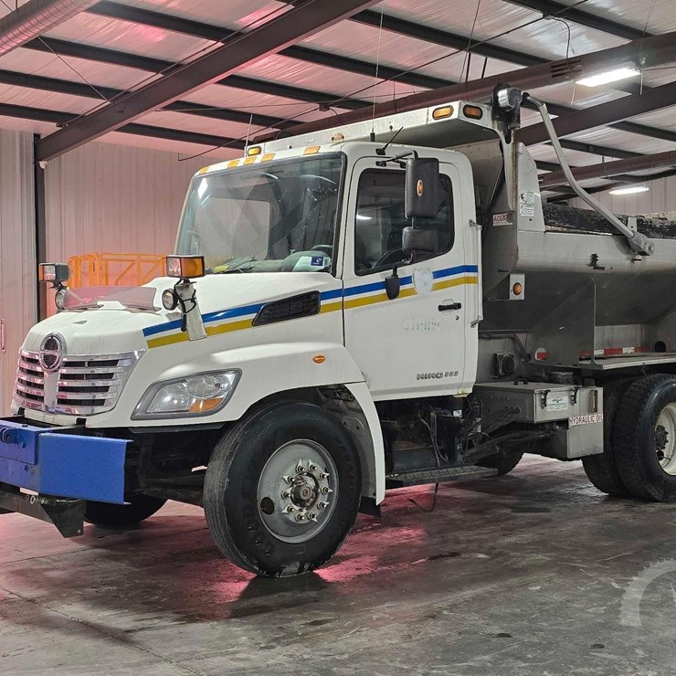 2010 HINO 338