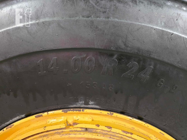 2013-caterpillar-12m2-image-30
