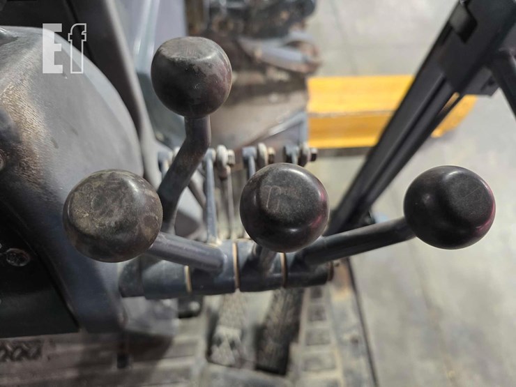 2012-deere-672g-image-16