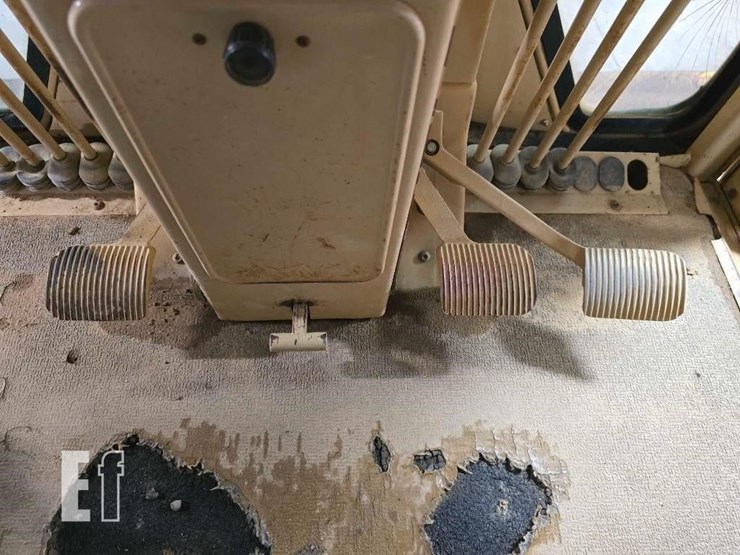 2003-caterpillar-12h-image-19