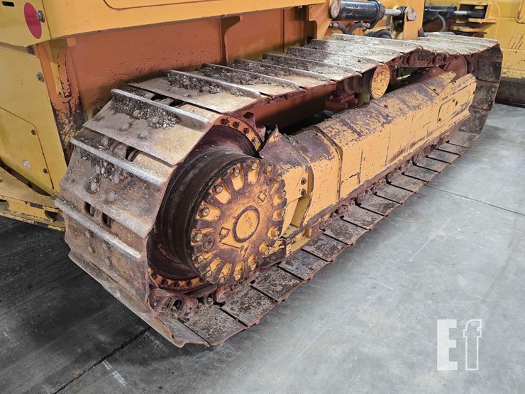 2021-caterpillar-d2-image-36