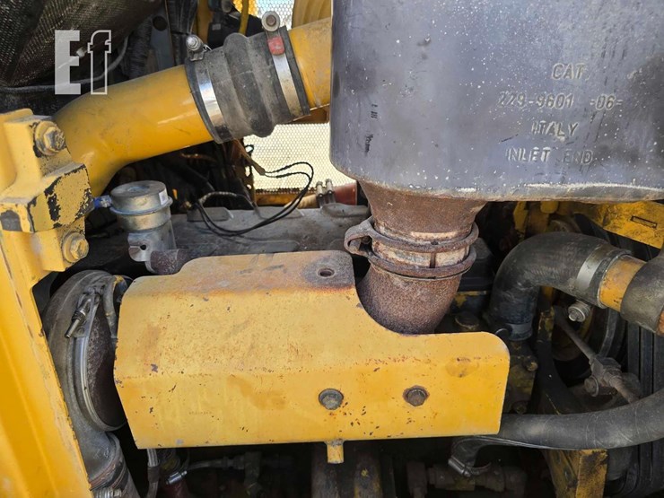 2007-caterpillar-d6r-image-40