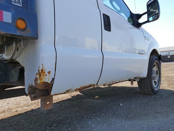 2007-ford-f350-image-15