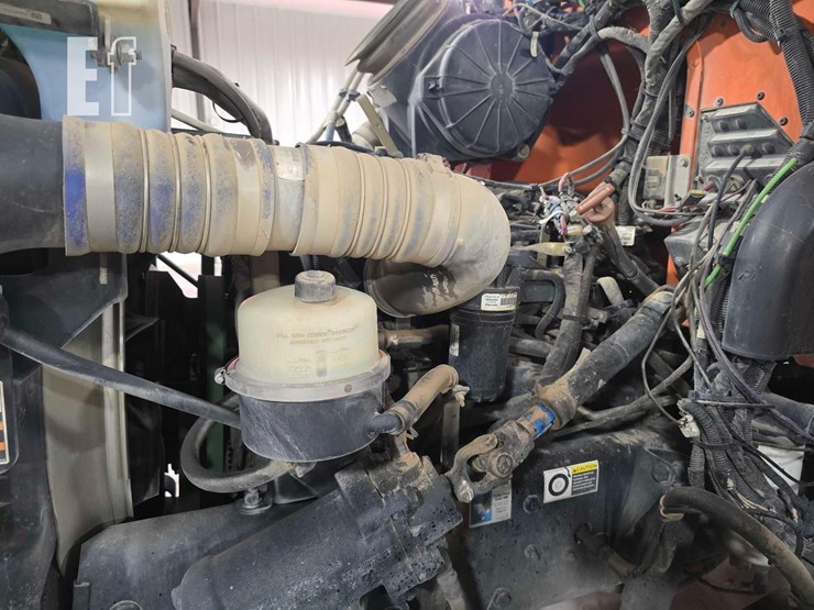 2018-peterbilt-337-image-22