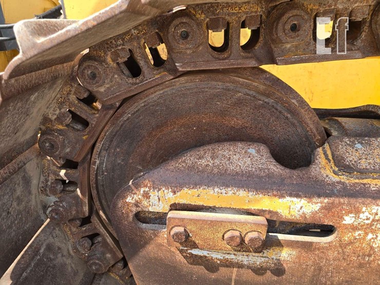 2008-deere-750j-image-21