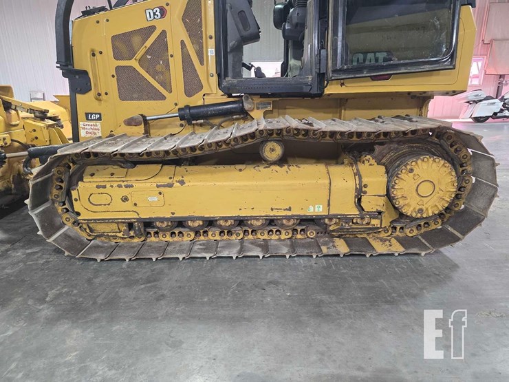 2021-caterpillar-d3-lgp-image-23