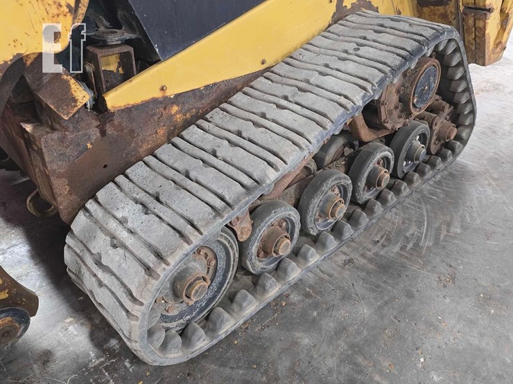 2015-caterpillar-257d-image-26