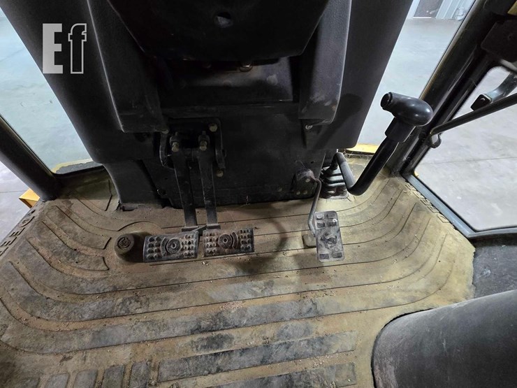 2003-deere-310g-image-13
