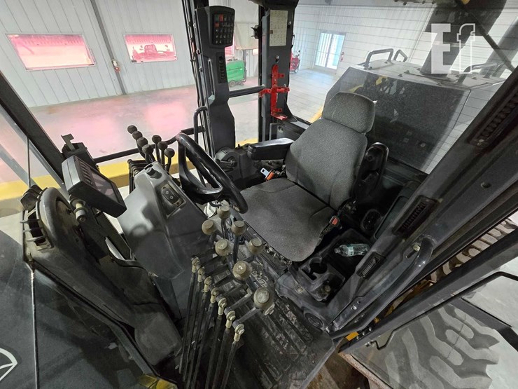 2018-deere-770g-image-17