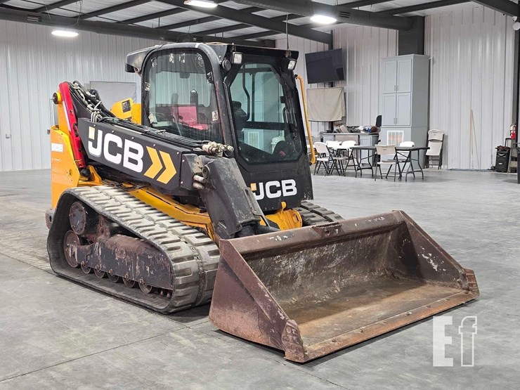 2021-jcb-3ts-8t-image-2