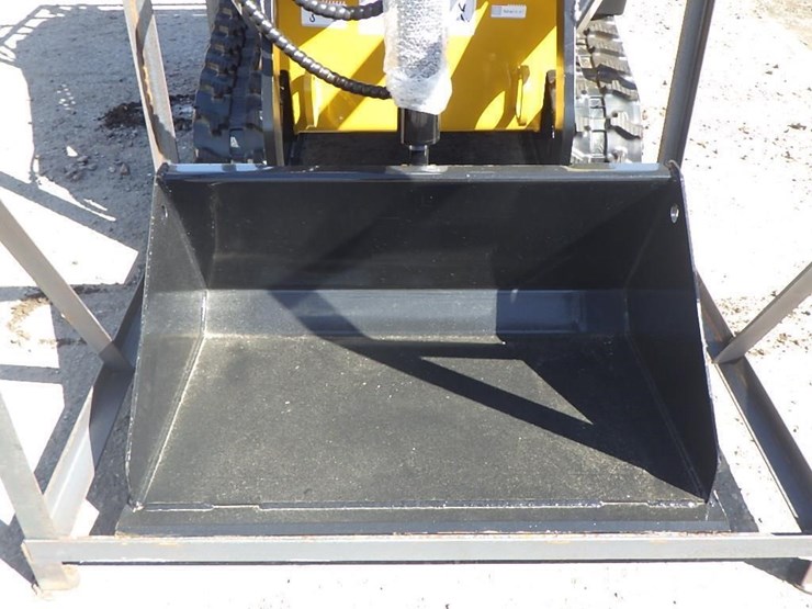2026-agt-mx-crt23-skid-steer-track-loader-image-5