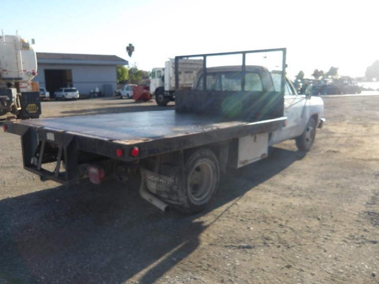 1992-dodge-d350-flatbed-truck-image-4
