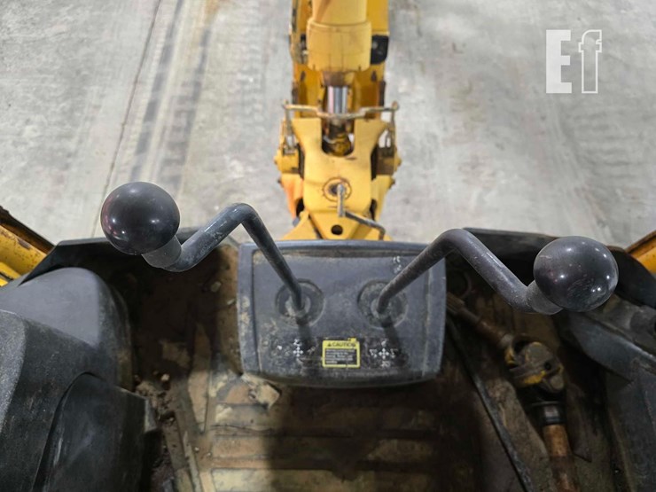 2004-deere-310sg-image-24