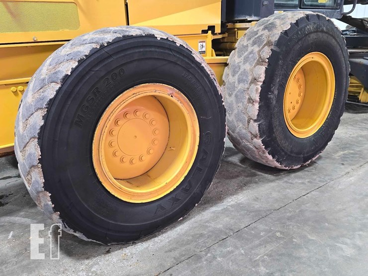 2012-deere-672g-image-30