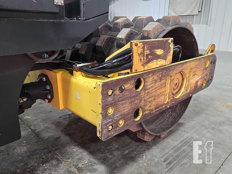 2014-bomag-bw145pdh-40-image-11