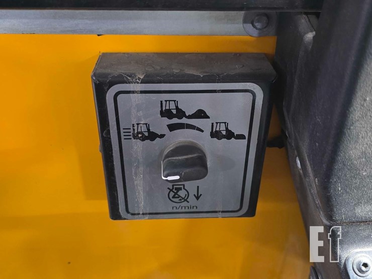 2023-jcb-1cxt-image-21