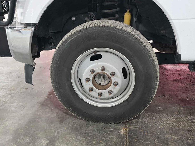 2018-ford-f350-image-23