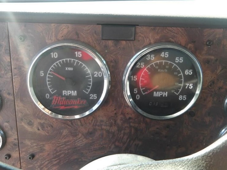 2002-international-5500i-dump-truck-image-19