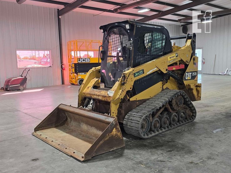 2015-caterpillar-257d-image-1