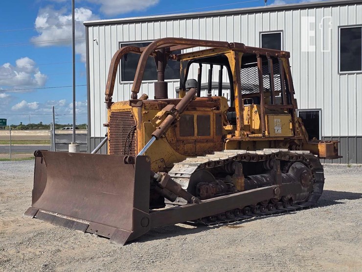 caterpillar-d6d-image-1