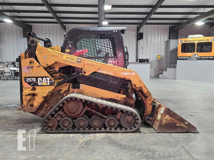 2015-caterpillar-257d-image-6