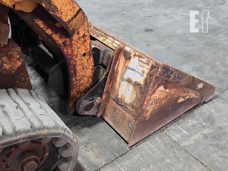 2015-caterpillar-257d-image-11