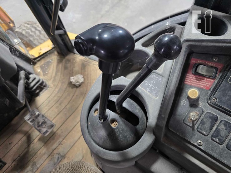 2003-deere-310g-image-12
