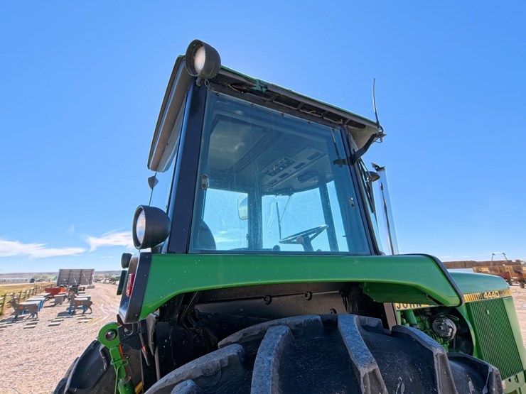#1043-•-john-deere-4440-tractor-image-63