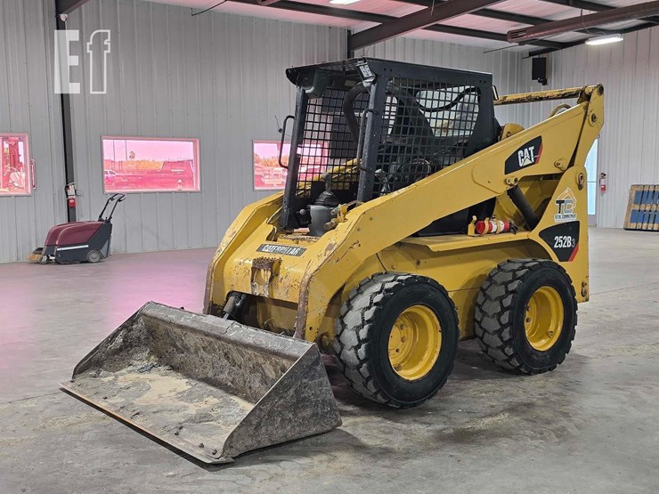 2012-caterpillar-252b3-image-1