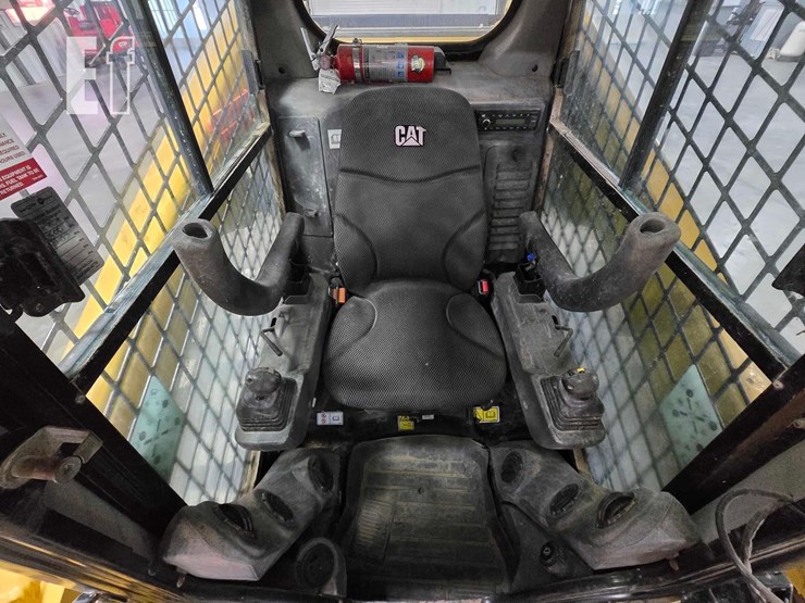 2022-caterpillar-289d3-image-13