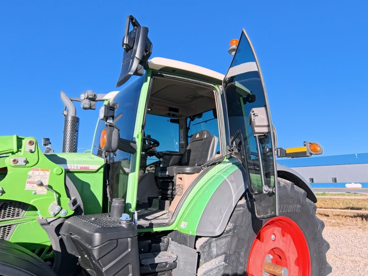 #1064-•-2023-fendt-514-vario-tractor-image-29