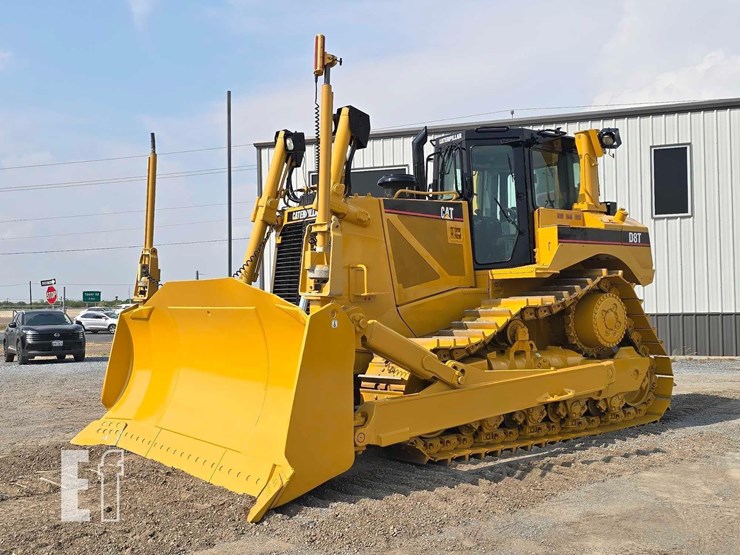 2007-caterpillar-d8t-image-1