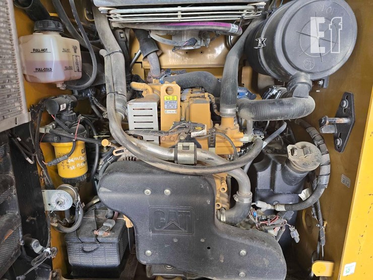 2022-caterpillar-289d3-image-25