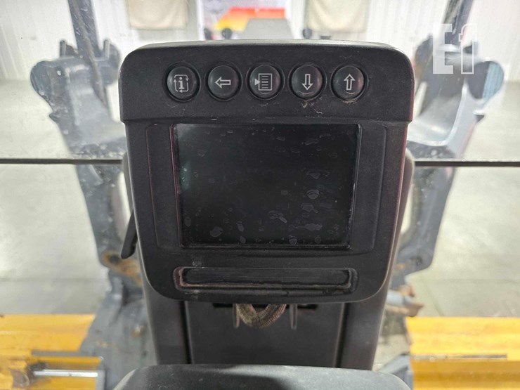 2012-deere-672g-image-18