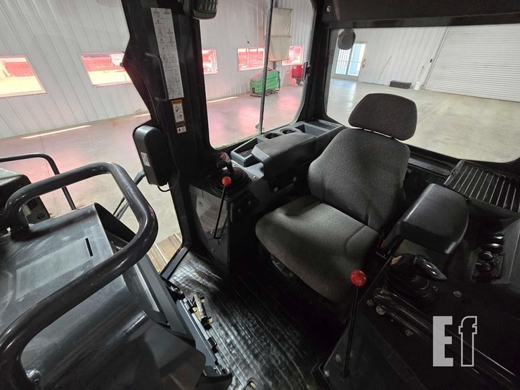 2020-deere-650k-image-13