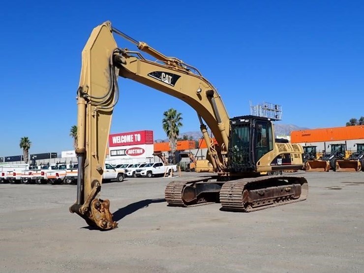 caterpillar-330c-image-1