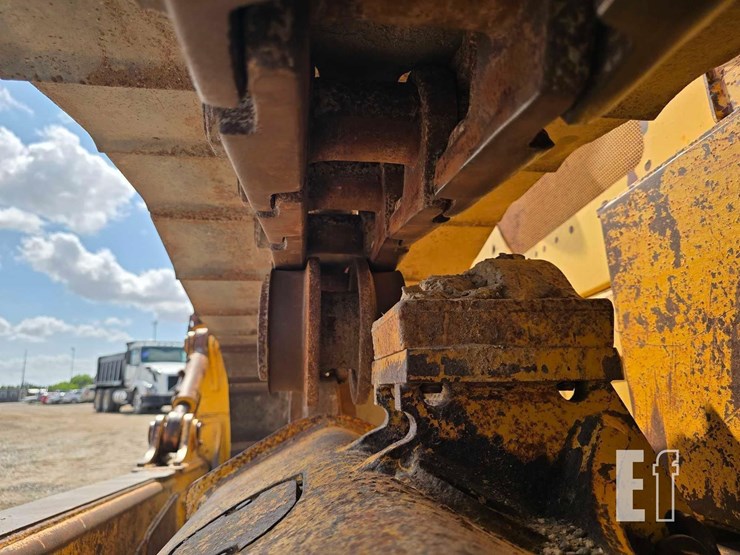 2008-deere-750j-image-25