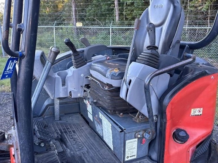 2019-kubota-u35-4-image-8